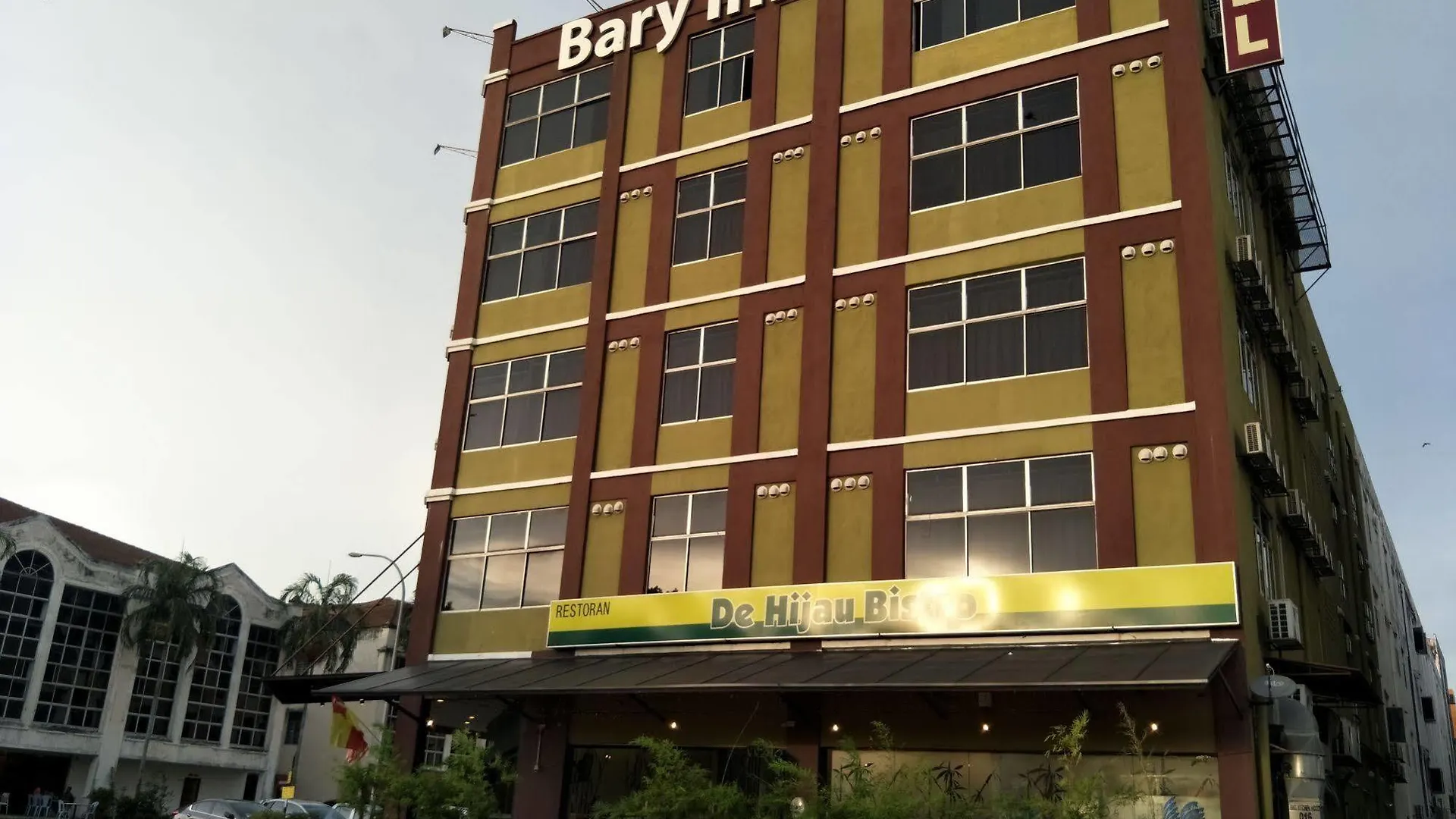 Bary Inn, Klia & Klia2 - 24 Hours Free Airport Pick-Up Sepang 2*,