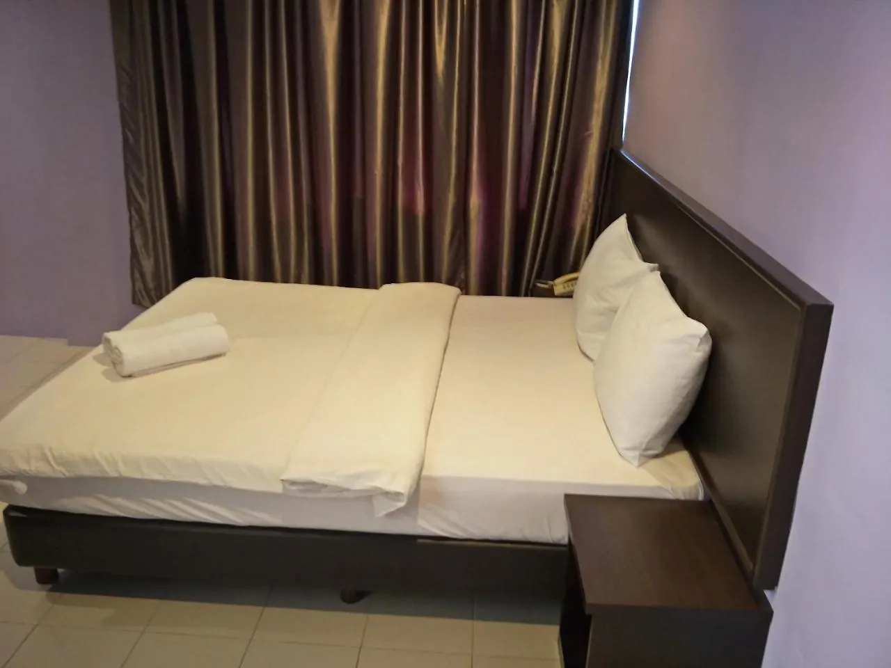 Bary Inn, Klia & Klia2 - 24 Hours Free Airport Pick-Up Sepang 2*,